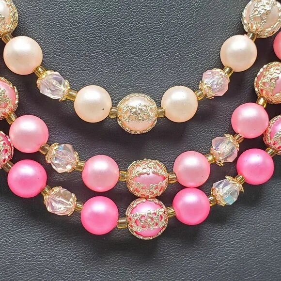 Vtg 3-Strand Faux Pearl Bead Necklace Gold Tone Filigree Pink Adjustable 14"+2.5 - Picture 2 of 11